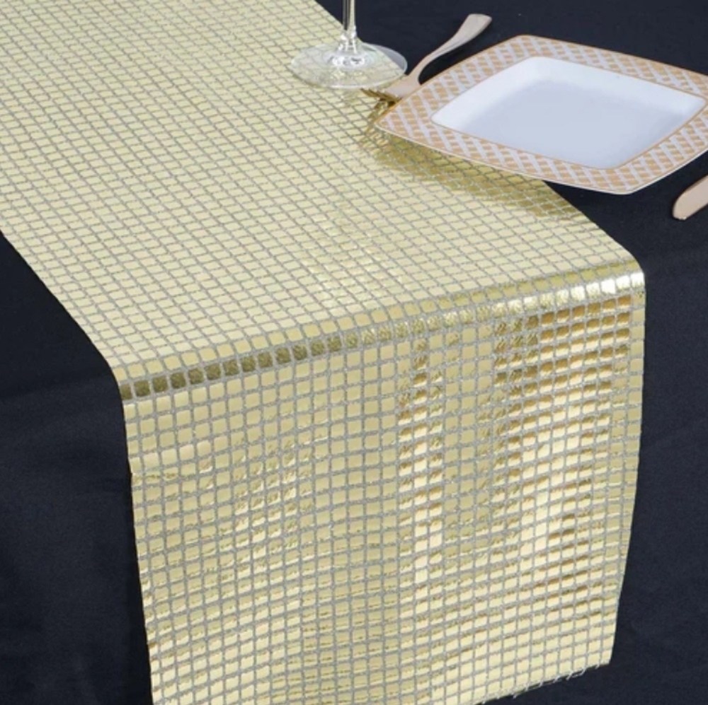 Gold table runners (4)